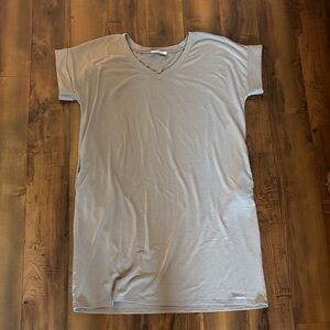 Zenana Outfitters Heather Gray V-Neck Top